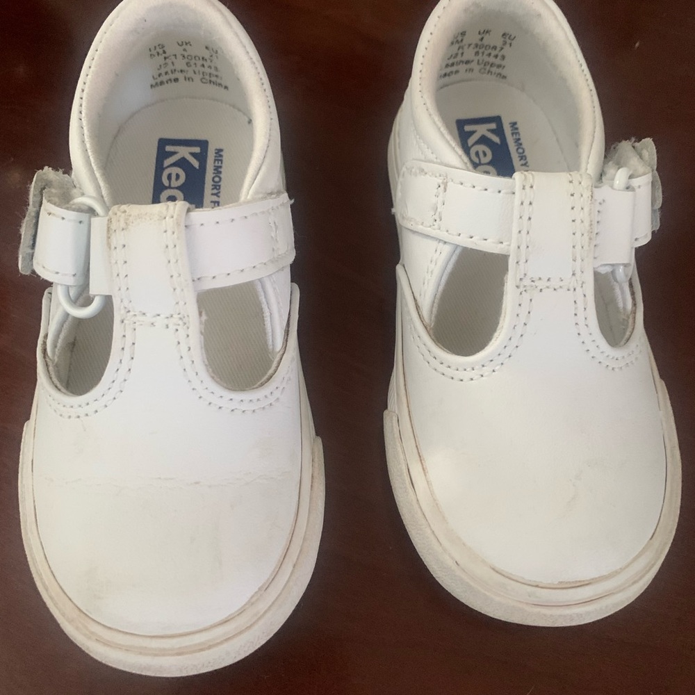 Keds size 5. Worn 3 times, a lot of wear left in them!